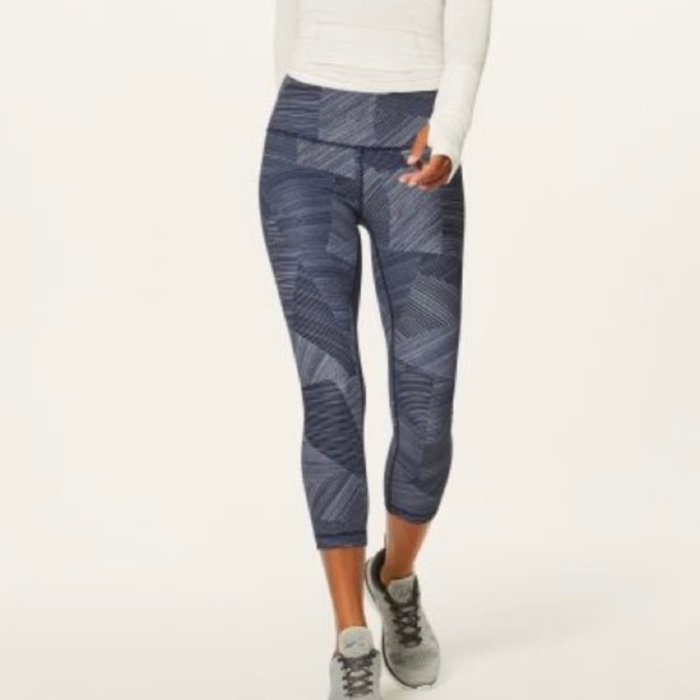 Lululemon Blue/Black Geometric Print Crop Legging